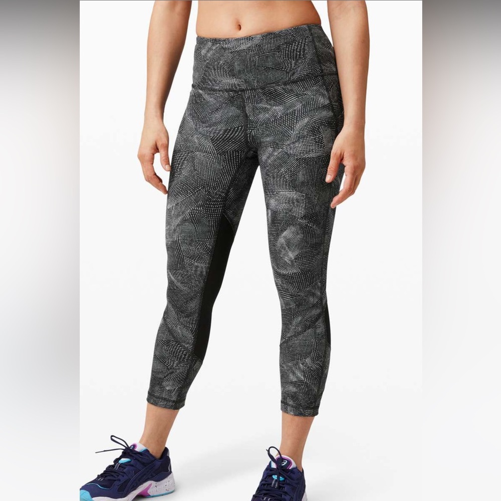 LAST CALL! Lululemon Pace Rival High-Rise Crop 22"
Mesh Island Mist Black